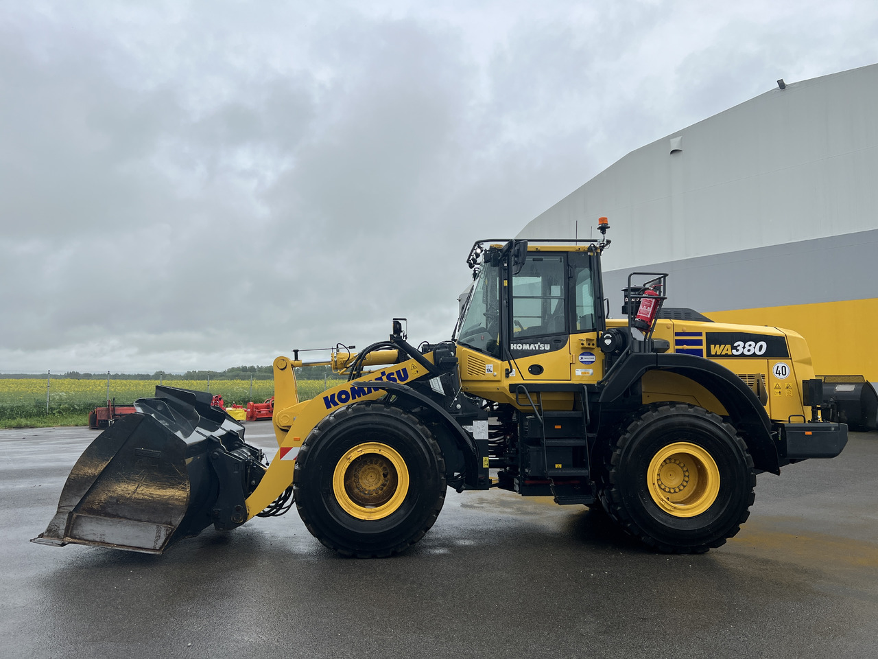 KOMATSU WA 380-8E0 - Pá carregadora de rodas: foto 2 KOMATSU WA 380-8E0 - Pá carregadora de rodas: foto 2