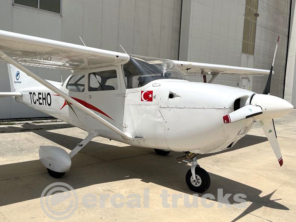 Equipamento aeroportuário 1977 Cessna 172N Diesel TC-EHO Airplane: foto 8
