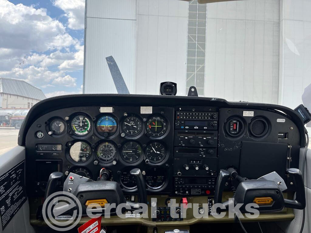 Equipamento aeroportuário 1977 Cessna 172N Diesel TC-EHO Airplane: foto 15