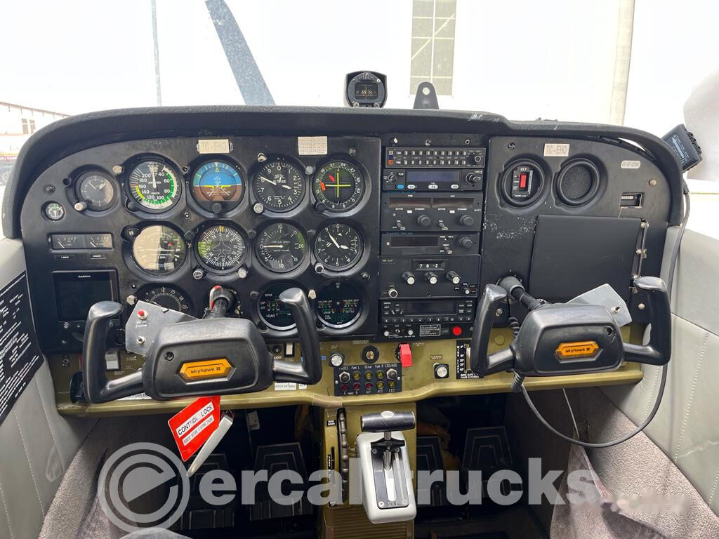 Equipamento aeroportuário 1977 Cessna 172N Diesel TC-EHO Airplane: foto 13