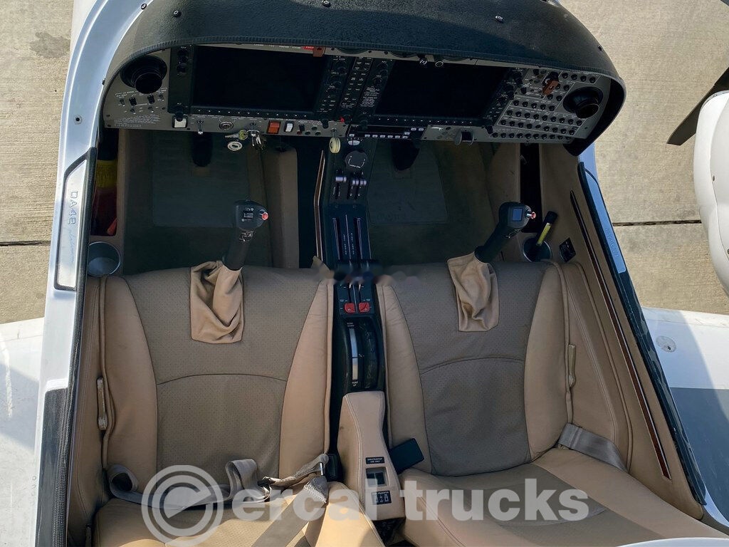 Equipamento aeroportuário 2008 Diamond DA42 Twin Star-Airplane: foto 9