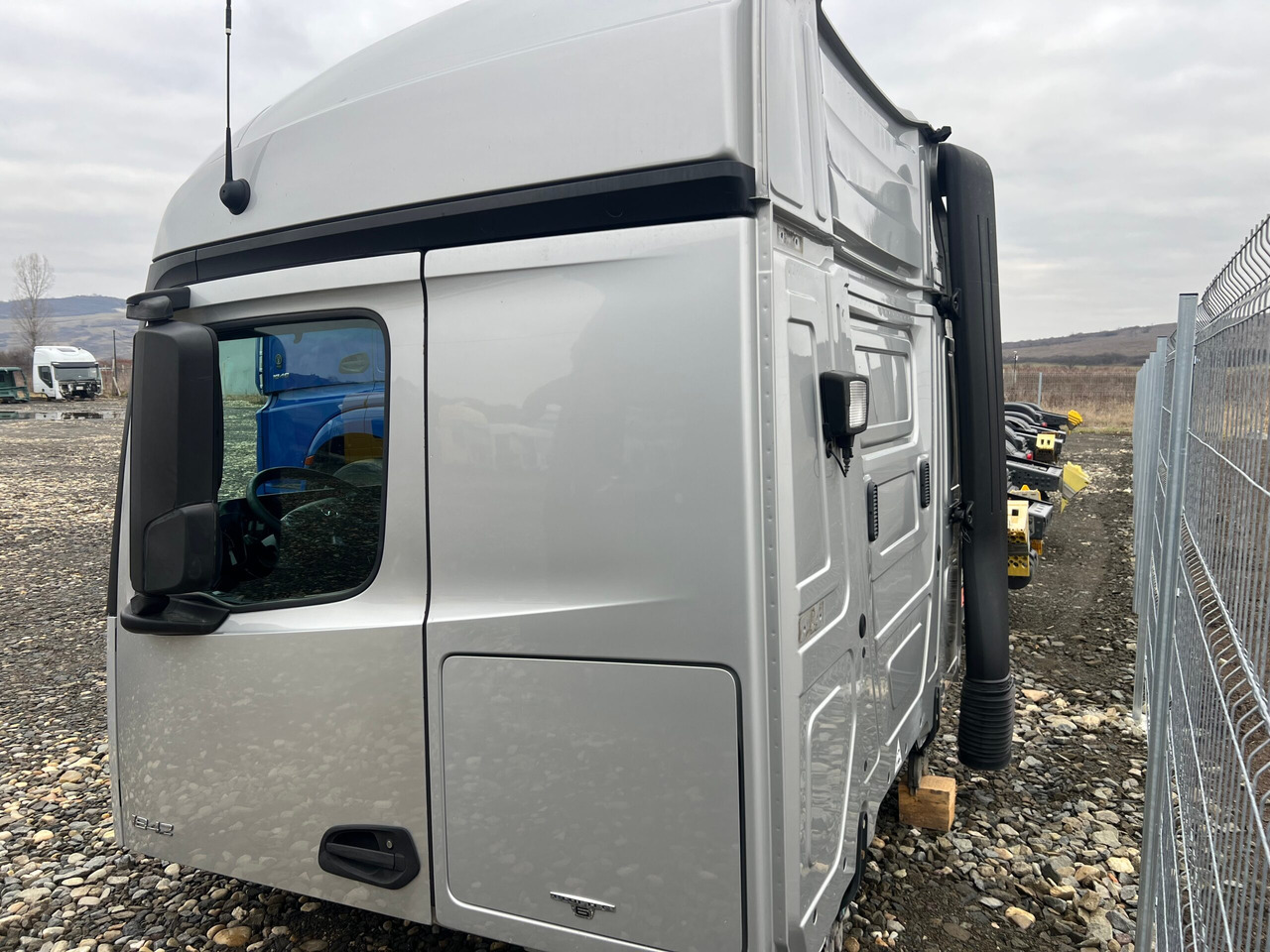 CABINA MERCEDES ACTROS MP4 STREAMSPACE 2.5 - Cabine para Camião: foto 4 CABINA MERCEDES ACTROS MP4 STREAMSPACE 2.5 - Cabine para Camião: foto 4