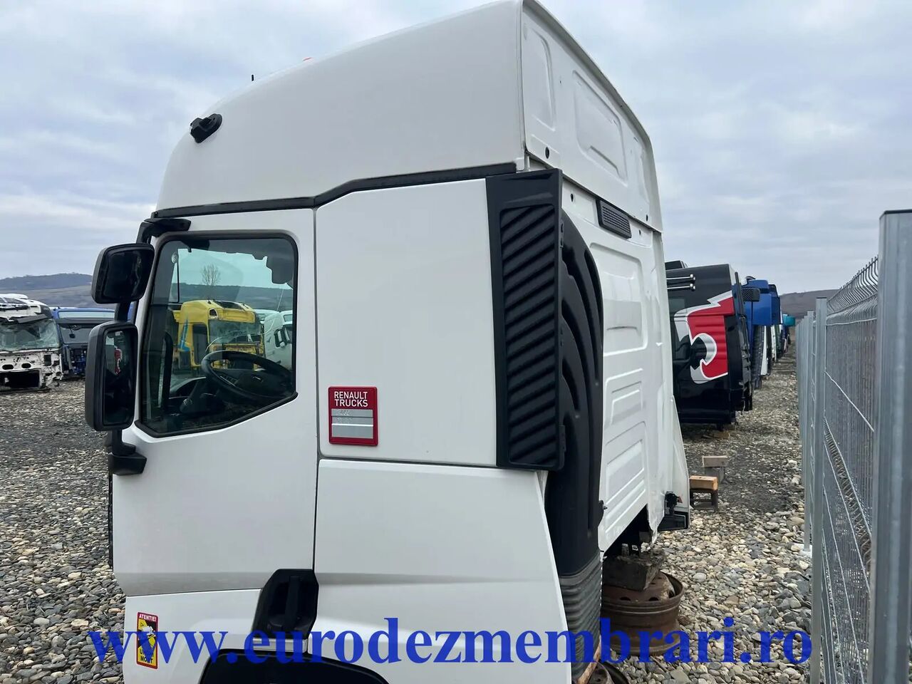 CABINA RENAULT T SLEEPER - Cabine para Camião: foto 4 CABINA RENAULT T SLEEPER - Cabine para Camião: foto 4