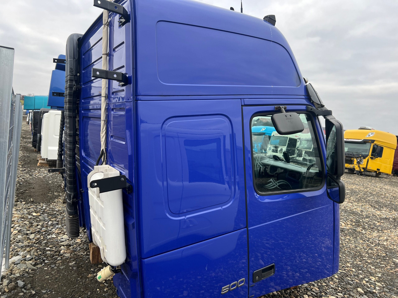 CABINA VOLVO FH13 GLOBETROTTER L2H3 - Cabine para Camião: foto 4 CABINA VOLVO FH13 GLOBETROTTER L2H3 - Cabine para Camião: foto 4