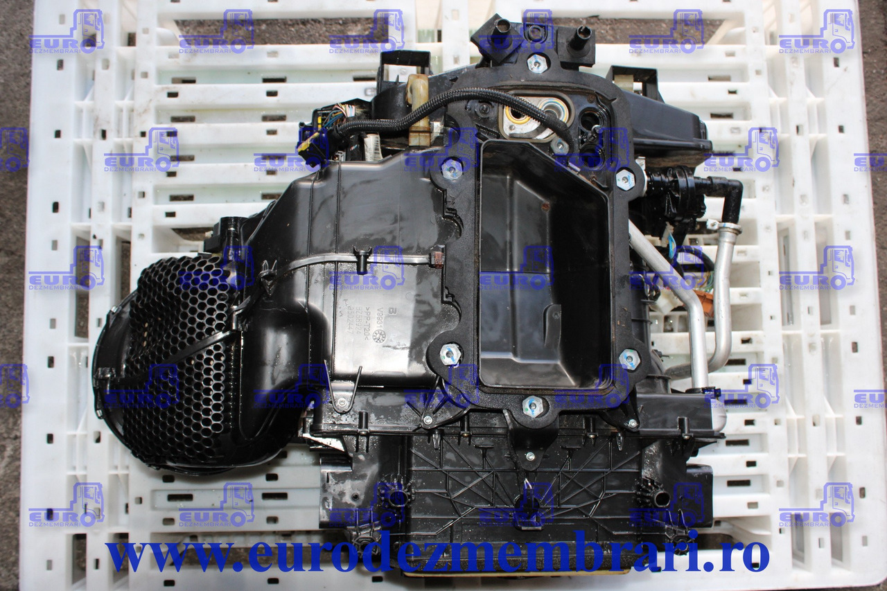 CARCASA SISTEM CLIMATIZARE VOLVO FH4 84243942 - Peça de ar condicionado para Camião: foto 2 CARCASA SISTEM CLIMATIZARE VOLVO FH4 84243942 - Peça de ar condicionado para Camião: foto 2