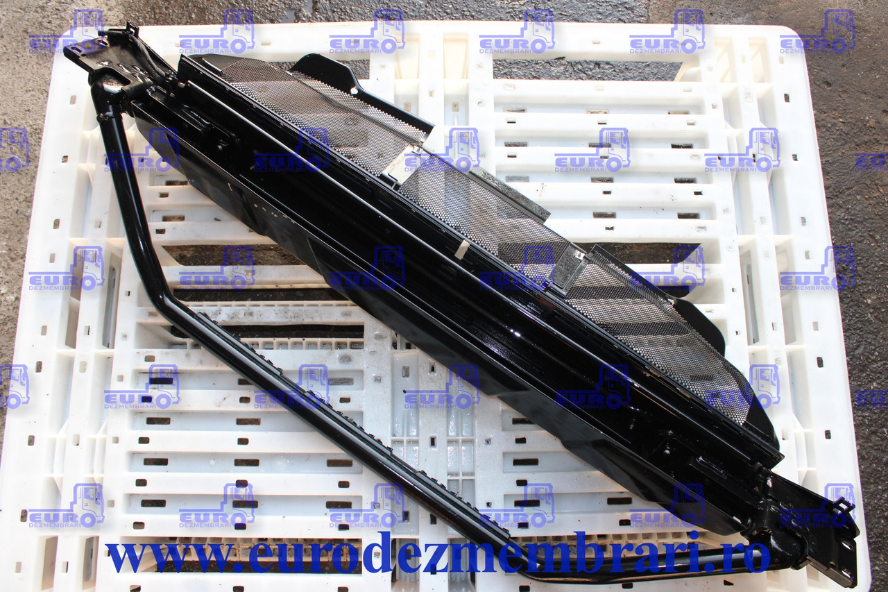 SCARA FRONTALA MAN TGS TG3 81.41610.5807, 81.41610.5788, 81.41614.0361 - Para-choque para Camião: foto 2 SCARA FRONTALA MAN TGS TG3 81.41610.5807, 81.41610.5788, 81.41614.0361 - Para-choque para Camião: foto 2
