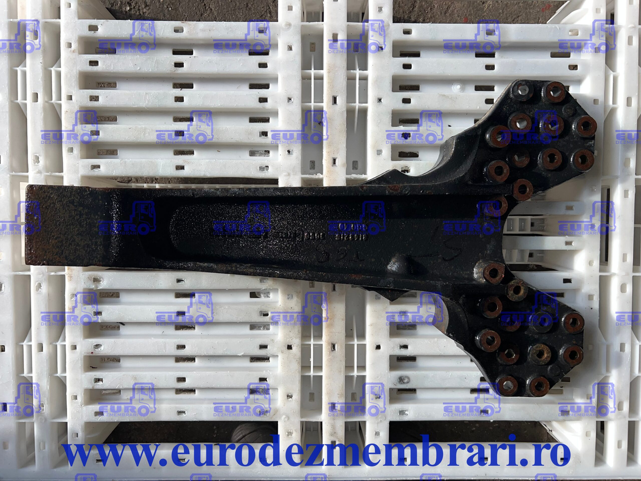 SUPORT SPATE MAN TGS 81.43215.3050 - Estrutura/ Châssis para Camião: foto 1 SUPORT SPATE MAN TGS 81.43215.3050 - Estrutura/ Châssis para Camião: foto 1