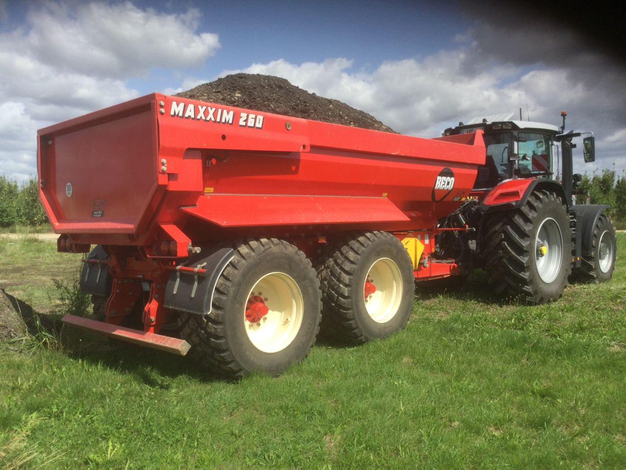 Beco Maxxim 260 - Reboque basculante: foto 3 Beco Maxxim 260 - Reboque basculante: foto 3