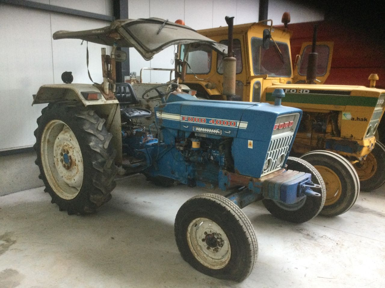 Ford 4000 - Trator: foto 1 Ford 4000 - Trator: foto 1