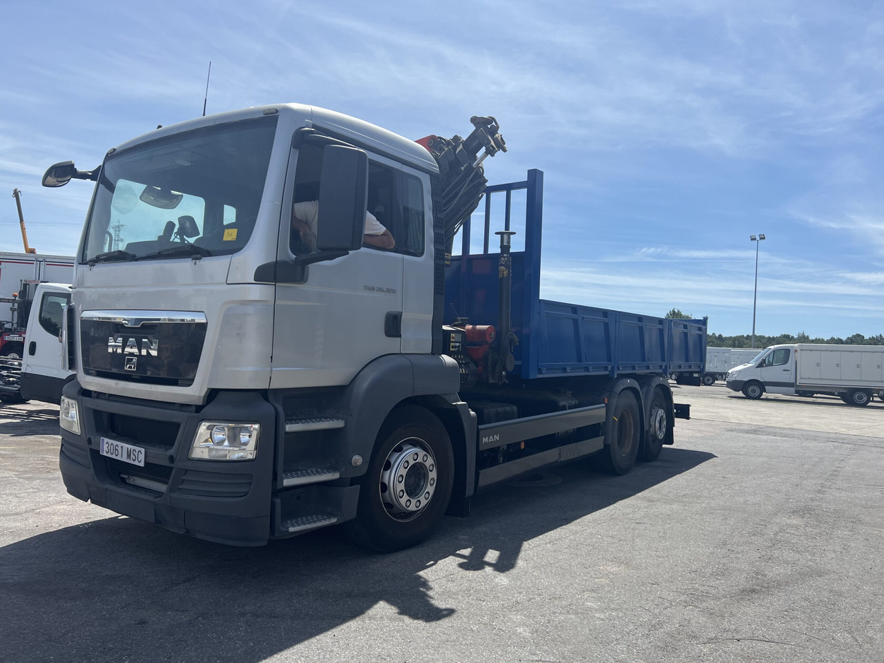 CAMION GRUA Y BASCULANTE MAN 26320 - Camião basculante, Camião grua: foto 2 CAMION GRUA Y BASCULANTE MAN 26320 - Camião basculante, Camião grua: foto 2