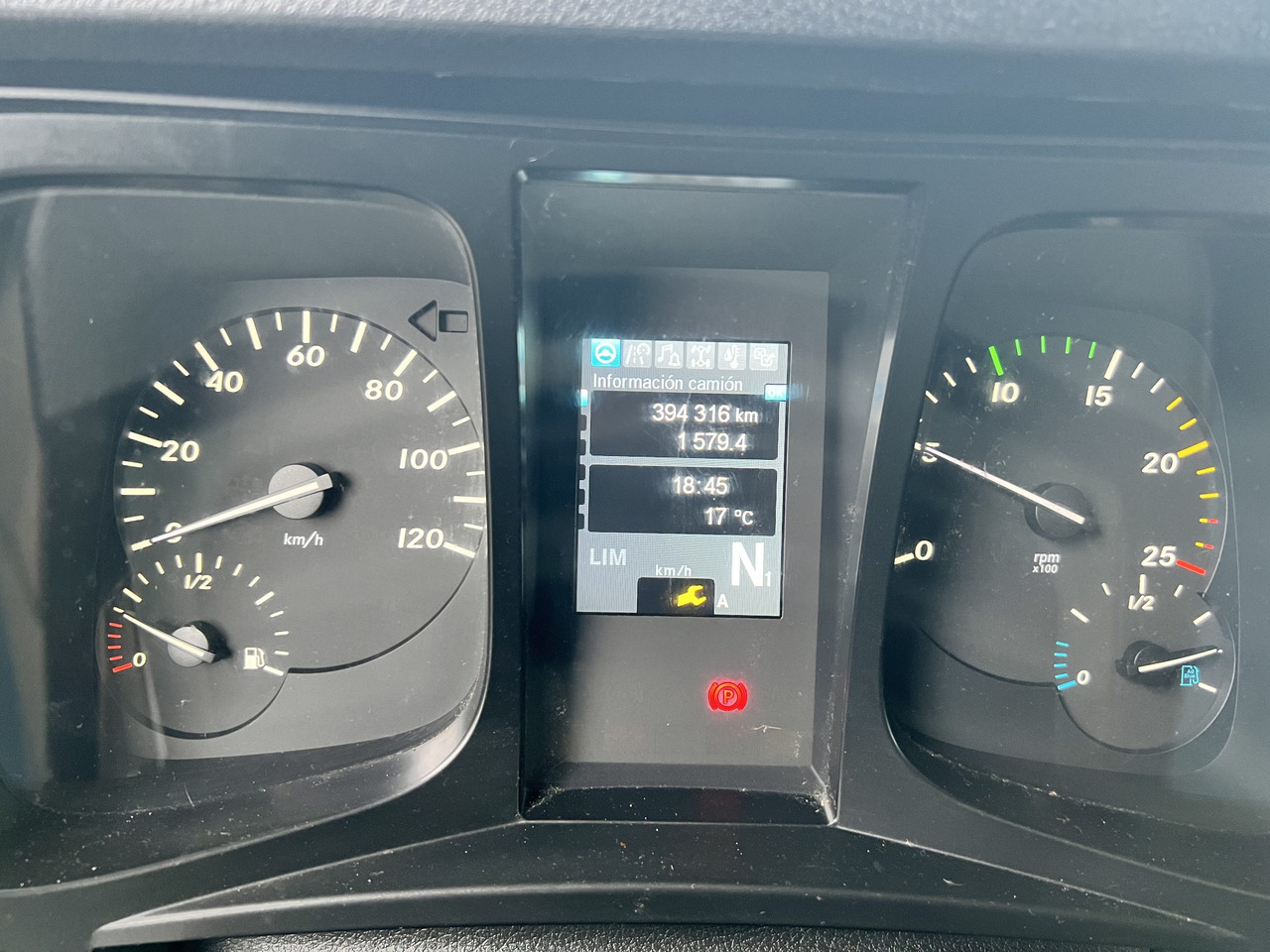 Locação financeira de  camión Mercedes frigorífico camión Mercedes frigorífico: foto 13