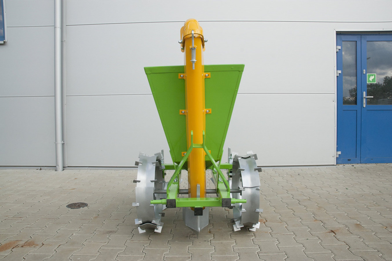 Bomet Sadzarka jednorzędowa / Einreihige Pflanzmaschine / Single row planter / Однорядная сеялка - Semeador de batatas: foto 4 Bomet Sadzarka jednorzędowa / Einreihige Pflanzmaschine / Single row planter / Однорядная сеялка - Semeador de batatas: foto 4