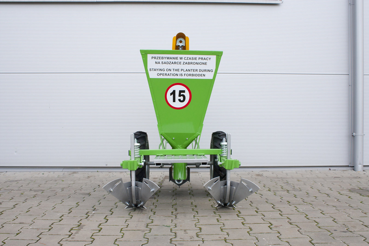 Bomet Sadzarka jednorzędowa / Einreihige Pflanzmaschine / Single row planter / Однорядная сеялка - Semeador de batatas: foto 2 Bomet Sadzarka jednorzędowa / Einreihige Pflanzmaschine / Single row planter / Однорядная сеялка - Semeador de batatas: foto 2