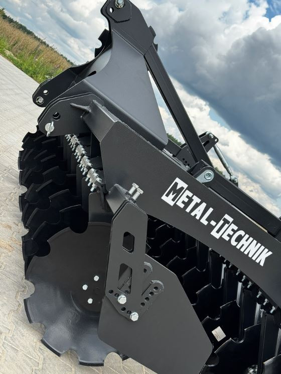 METAL-TECHNIK Brona talerzowa 2,7 m / Scheibenegge / дисковая борона / disc harrow - Grades de discos: foto 2 METAL-TECHNIK Brona talerzowa 2,7 m / Scheibenegge / дисковая борона / disc harrow - Grades de discos: foto 2