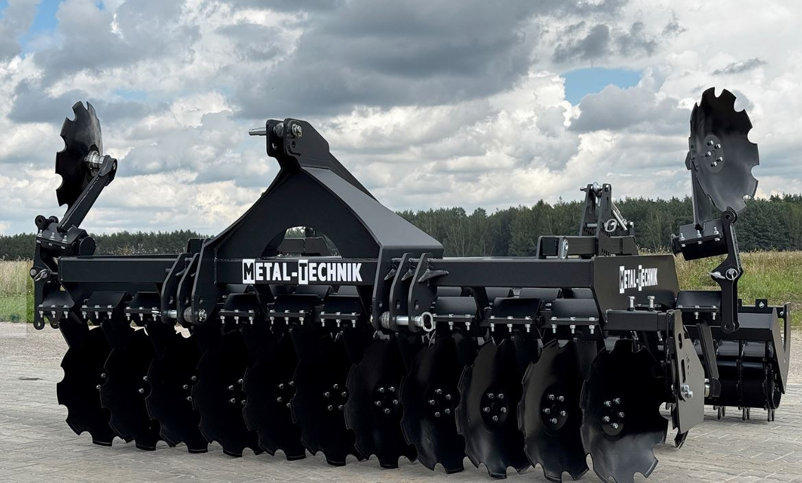 METAL-TECHNIK Brona talerzowa 2,7 m / Scheibenegge / дисковая борона / disc harrow - Grades de discos: foto 1 METAL-TECHNIK Brona talerzowa 2,7 m / Scheibenegge / дисковая борона / disc harrow - Grades de discos: foto 1