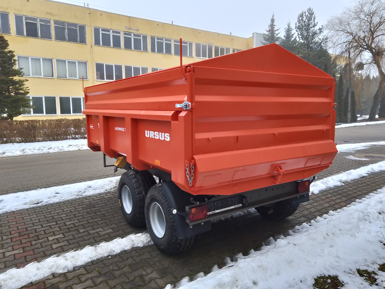 Ursus Przyczepa budowlana skorupa 7 t / Bauanhänger / строительный прицеп / Teiler - Reboque agrícola: foto 2 Ursus Przyczepa budowlana skorupa 7 t / Bauanhänger / строительный прицеп / Teiler - Reboque agrícola: foto 2