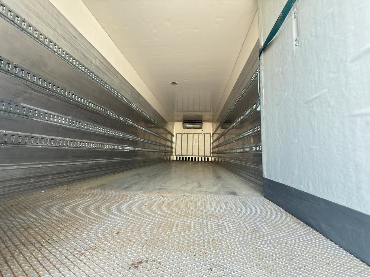 IVECO AD260S42 Stralis E6 (Refrigerator) - Camião frigorífico: foto 5 IVECO AD260S42 Stralis E6 (Refrigerator) - Camião frigorífico: foto 5