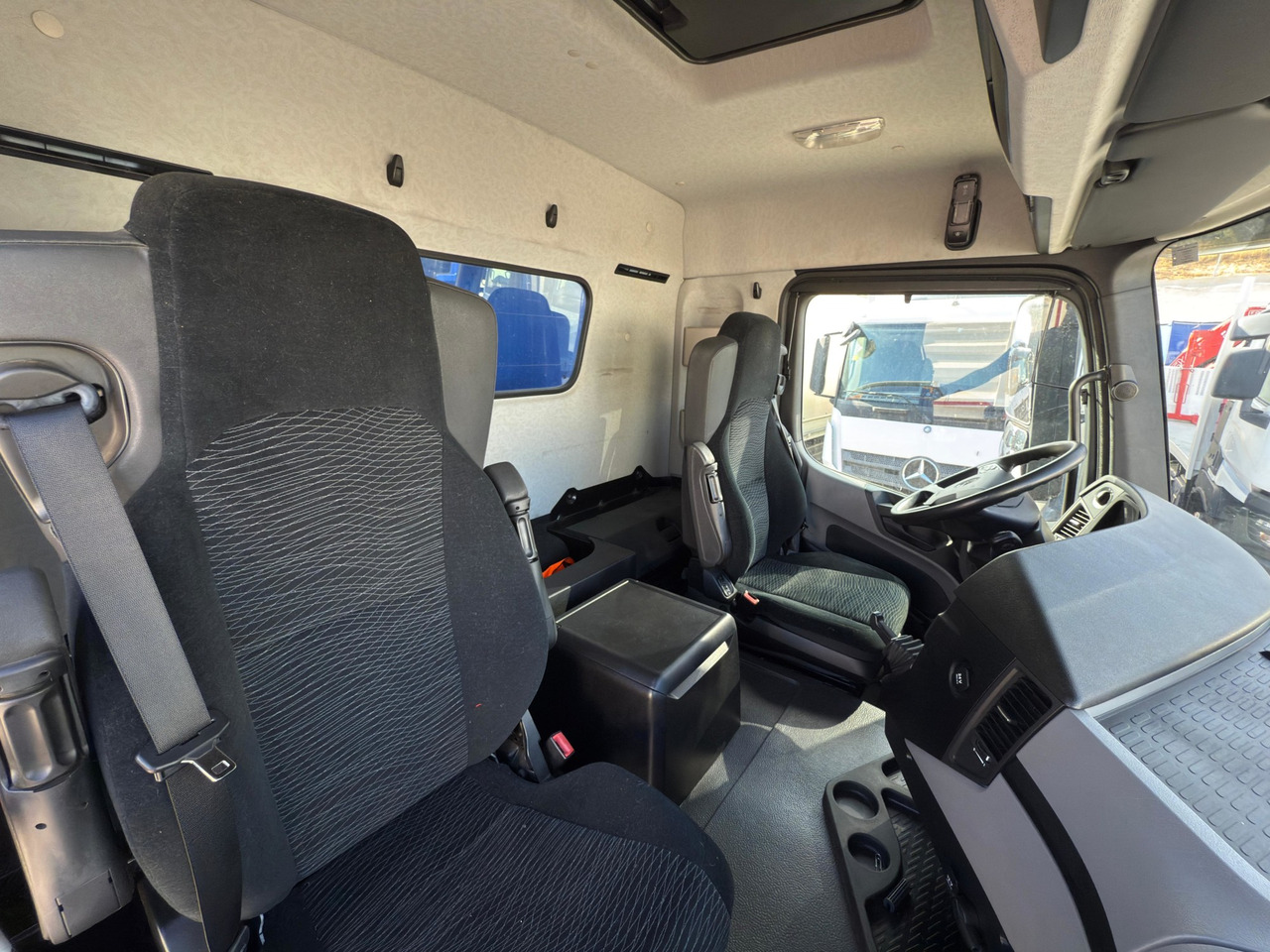 Camião de lona MERCEDES BENZ 18.33 Antos E6 (Self-portable): foto 9