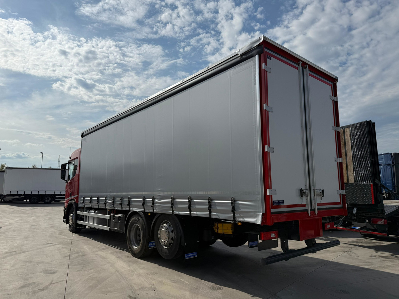 SCANIA R450 E6 (Tauliner) - Camião de lona: foto 4 SCANIA R450 E6 (Tauliner) - Camião de lona: foto 4