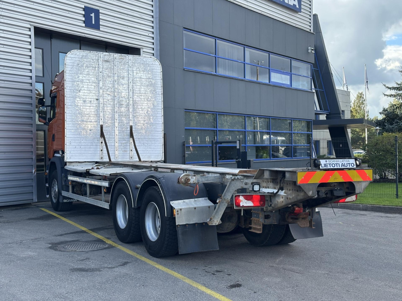 SCANIA R 450 CB6x4HHZ - Camião chassi: foto 5 SCANIA R 450 CB6x4HHZ - Camião chassi: foto 5