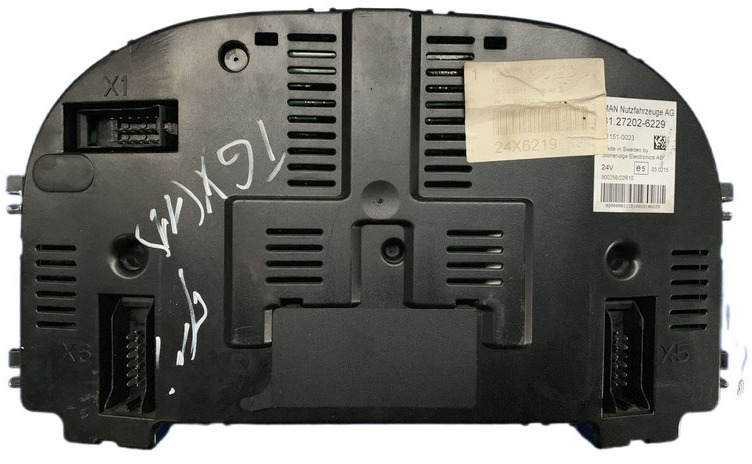 MAN 81.27202-6229 - Painel de instrumentos: foto 2 MAN 81.27202-6229 - Painel de instrumentos: foto 2