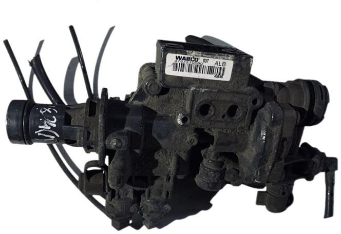 Mercedes-Benz 1824 - Válvula: foto 1 Mercedes-Benz 1824 - Válvula: foto 1