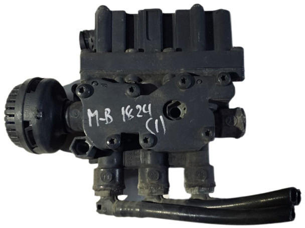 Mercedes-Benz 1824 - Válvula: foto 1 Mercedes-Benz 1824 - Válvula: foto 1