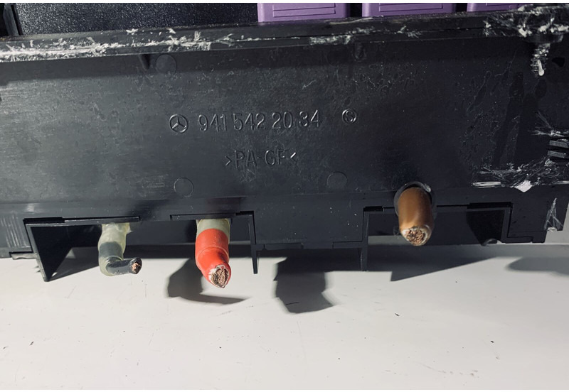 Mercedes-Benz 1824 - Sistema elétrico: foto 2 Mercedes-Benz 1824 - Sistema elétrico: foto 2