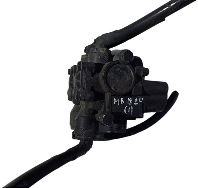 Mercedes-Benz 1824 - Válvula: foto 1 Mercedes-Benz 1824 - Válvula: foto 1