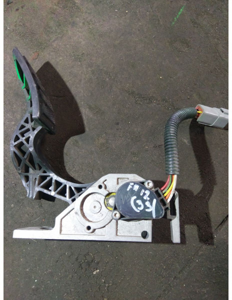 Volvo FH12 - Pedal: foto 1 Volvo FH12 - Pedal: foto 1