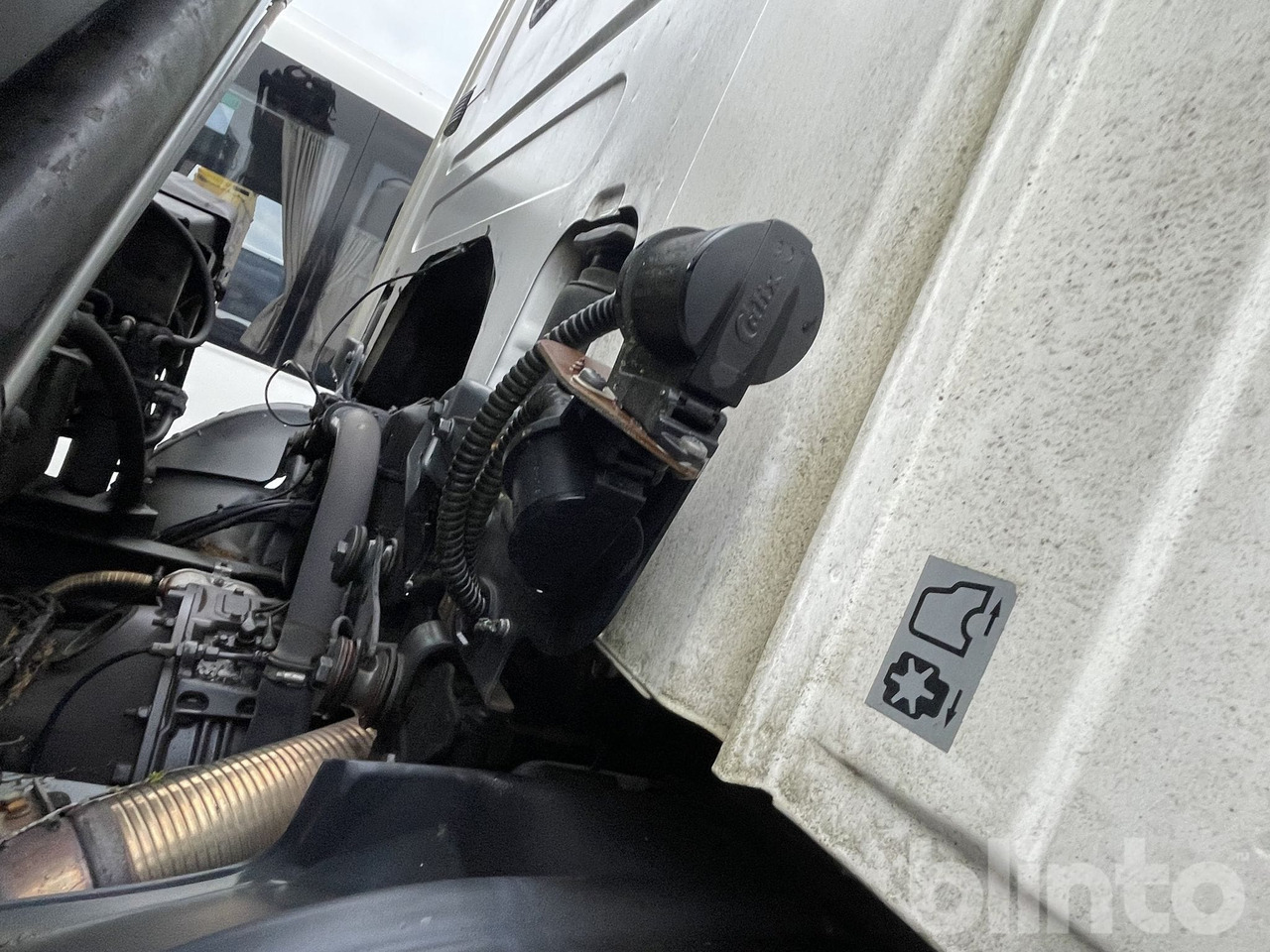 Camião SCANIA P94GB4X2NA230: foto 38