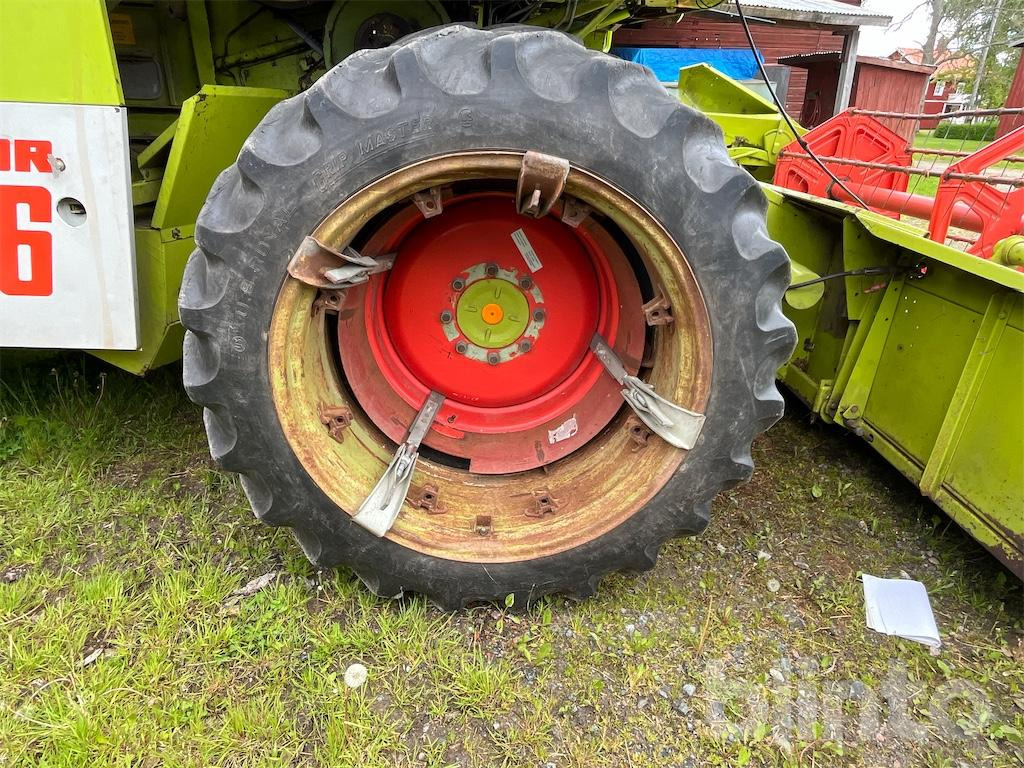 Ceifeira debulhadora Claas Dominator 56: foto 10