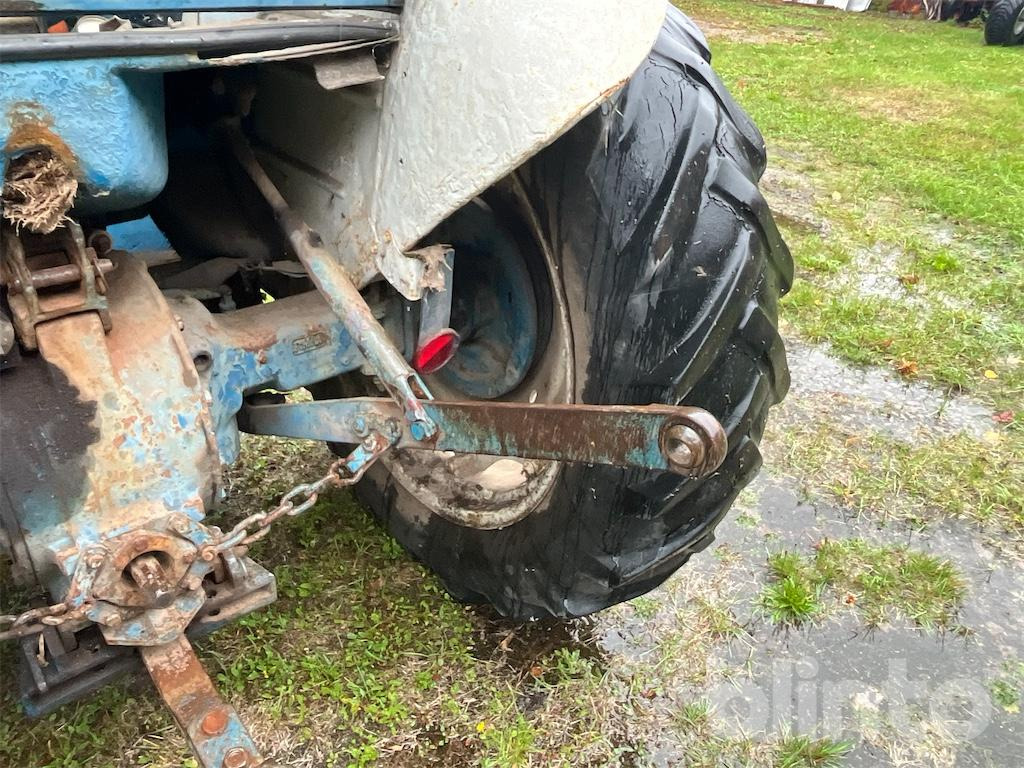 Trator FORD 3000: foto 11