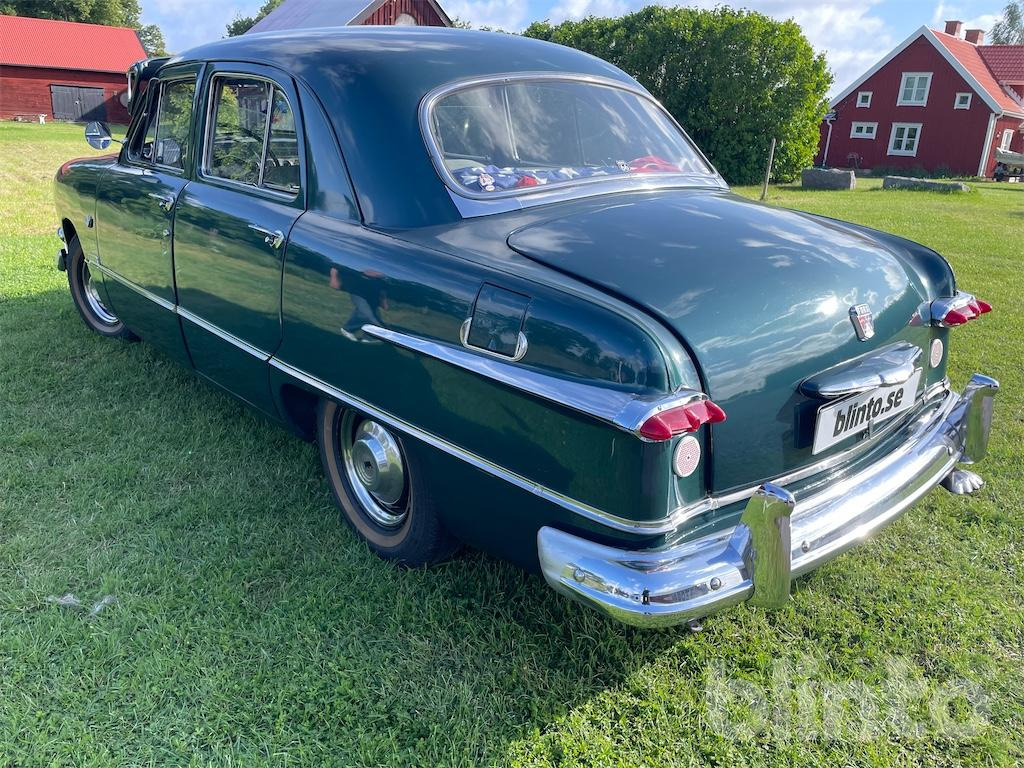 FORD V-8 CUSTOM DE LUXE - Automóvel: foto 3 FORD V-8 CUSTOM DE LUXE - Automóvel: foto 3