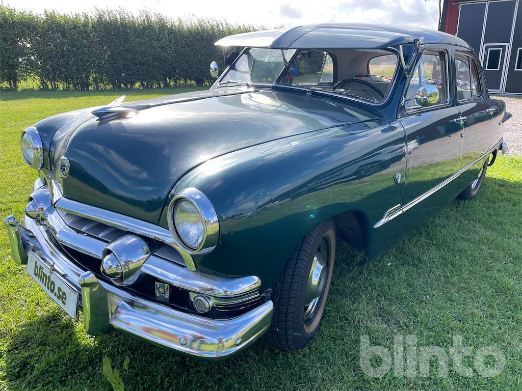 FORD V-8 CUSTOM DE LUXE - Automóvel: foto 1 FORD V-8 CUSTOM DE LUXE - Automóvel: foto 1