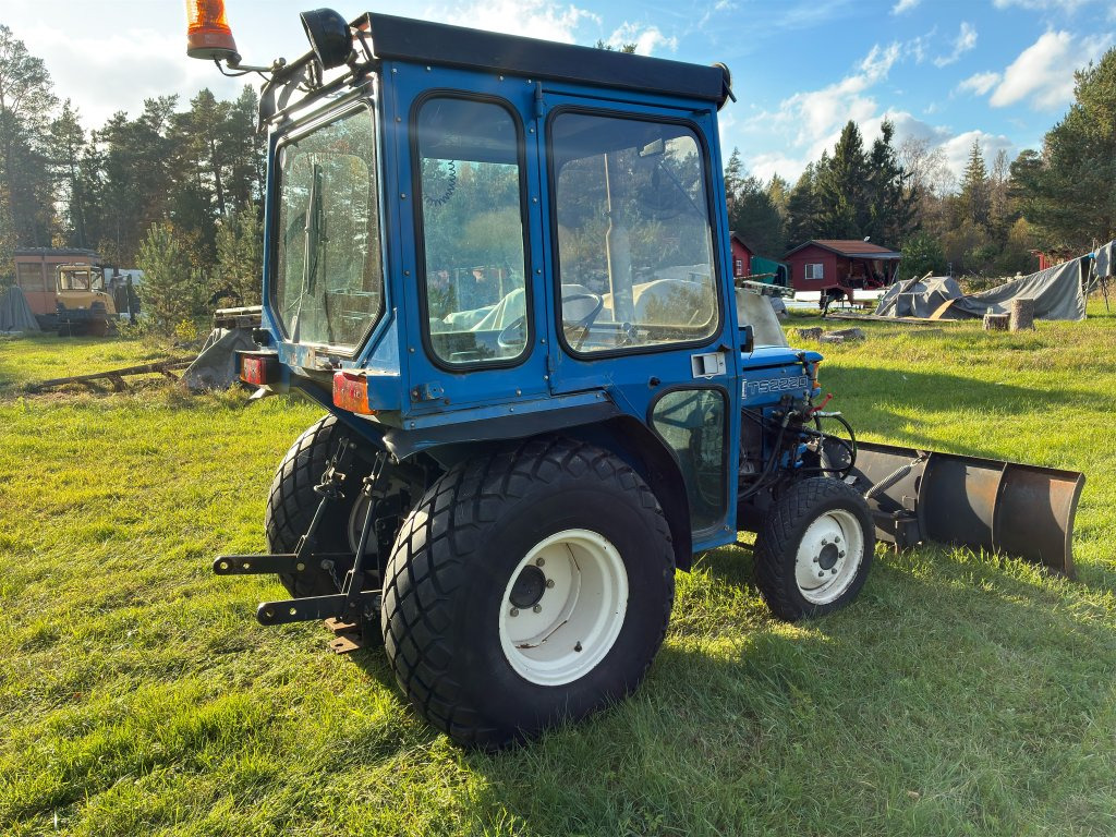 ISEKI 2220 - Trator: foto 5 ISEKI 2220 - Trator: foto 5