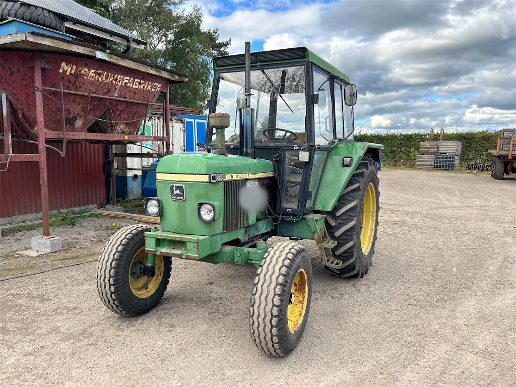 JOHN DEERE 2130 - Trator: foto 2 JOHN DEERE 2130 - Trator: foto 2