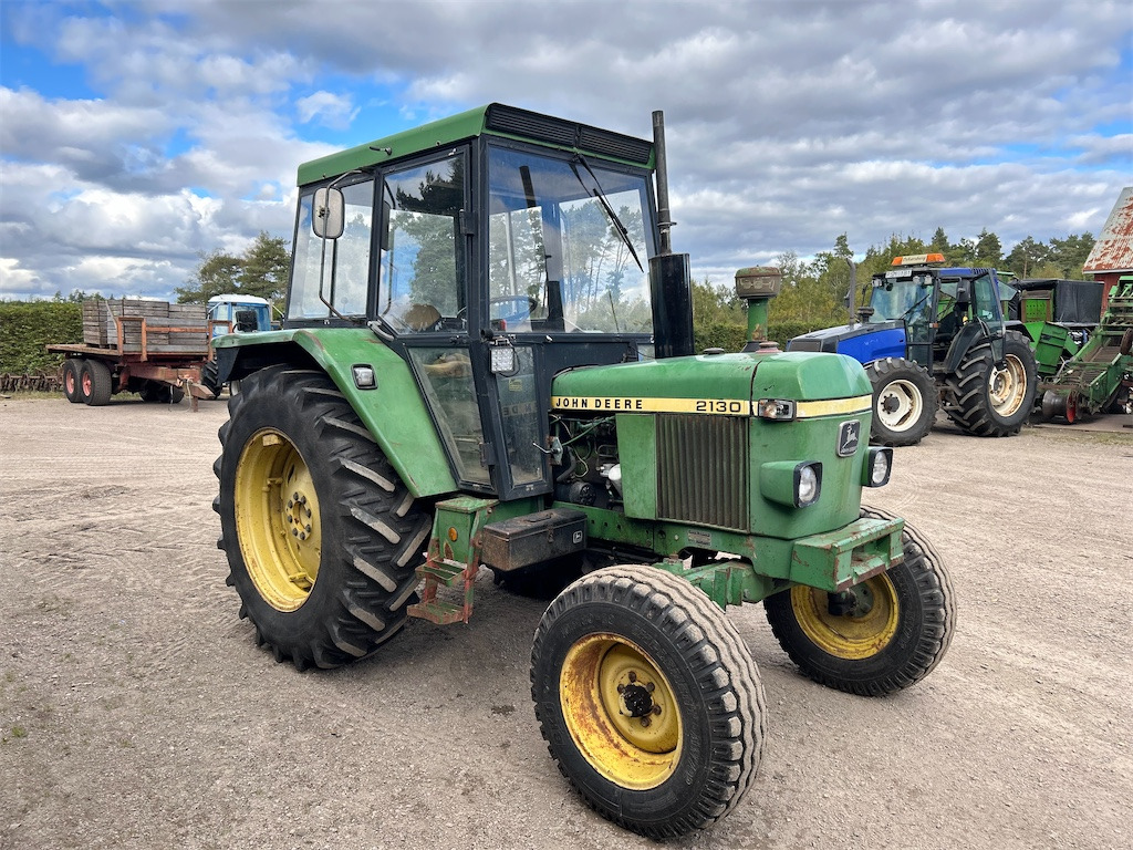 JOHN DEERE 2130 - Trator: foto 4 JOHN DEERE 2130 - Trator: foto 4