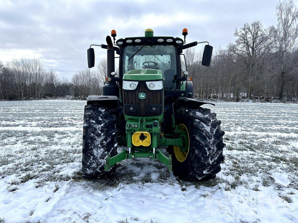 JOHN DEERE 6215R - Trator: foto 2 JOHN DEERE 6215R - Trator: foto 2