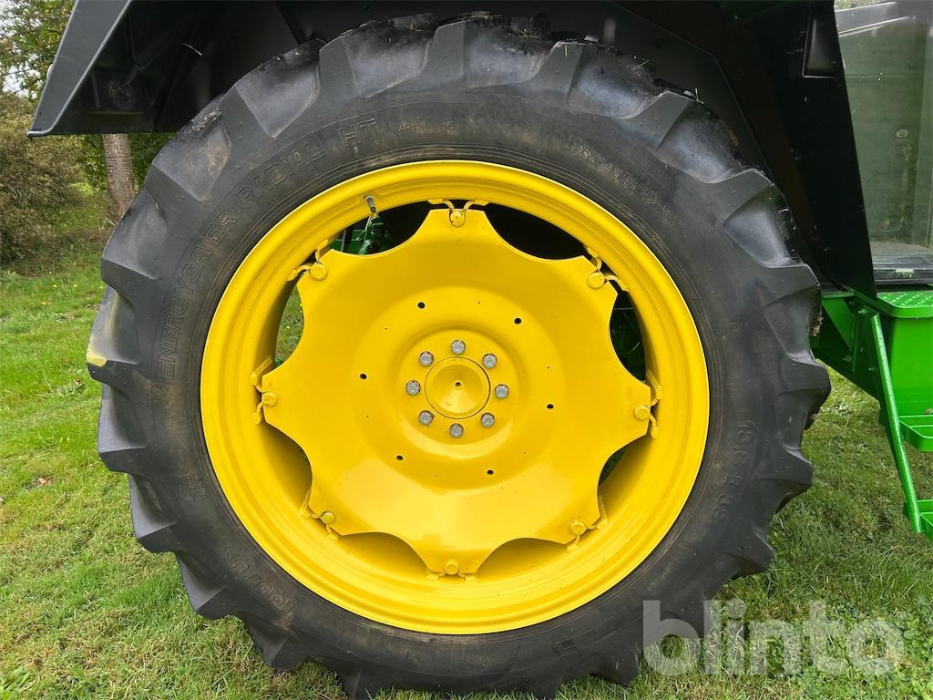 Trator John Deere 2140: foto 8