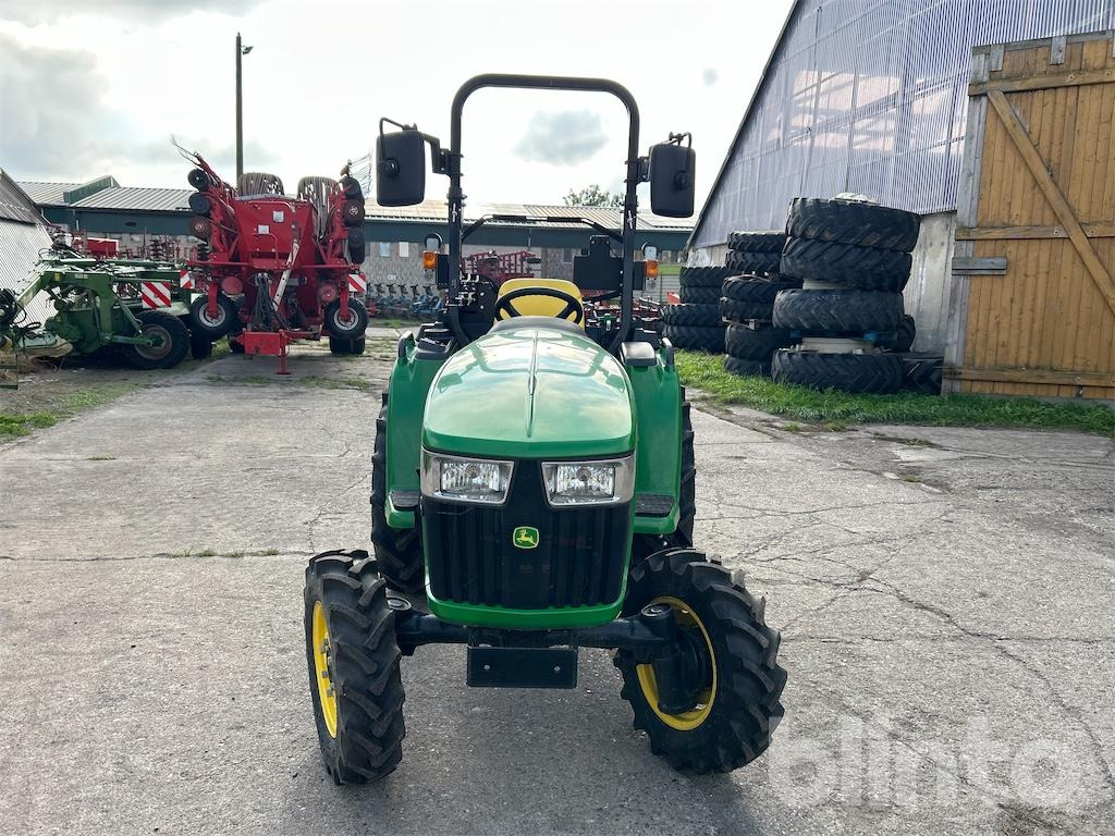Trator John Deere 3038E (Neufahrzeug, Bj. 2025): foto 48