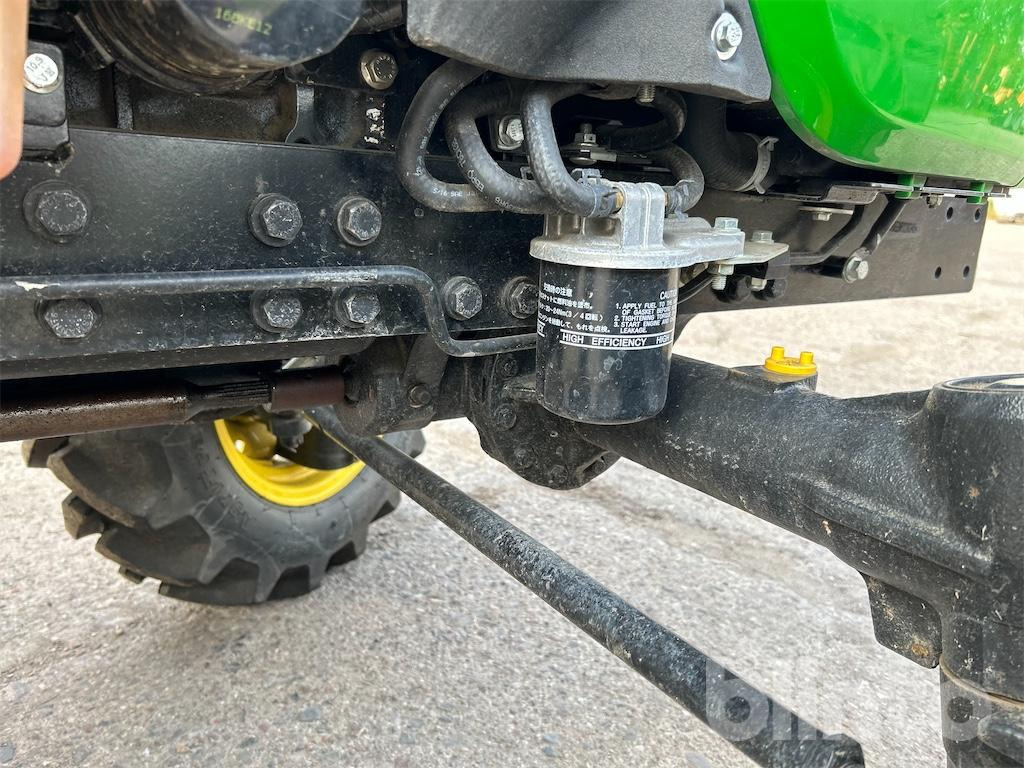 Trator John Deere 3038E (Neufahrzeug, Bj. 2025): foto 46