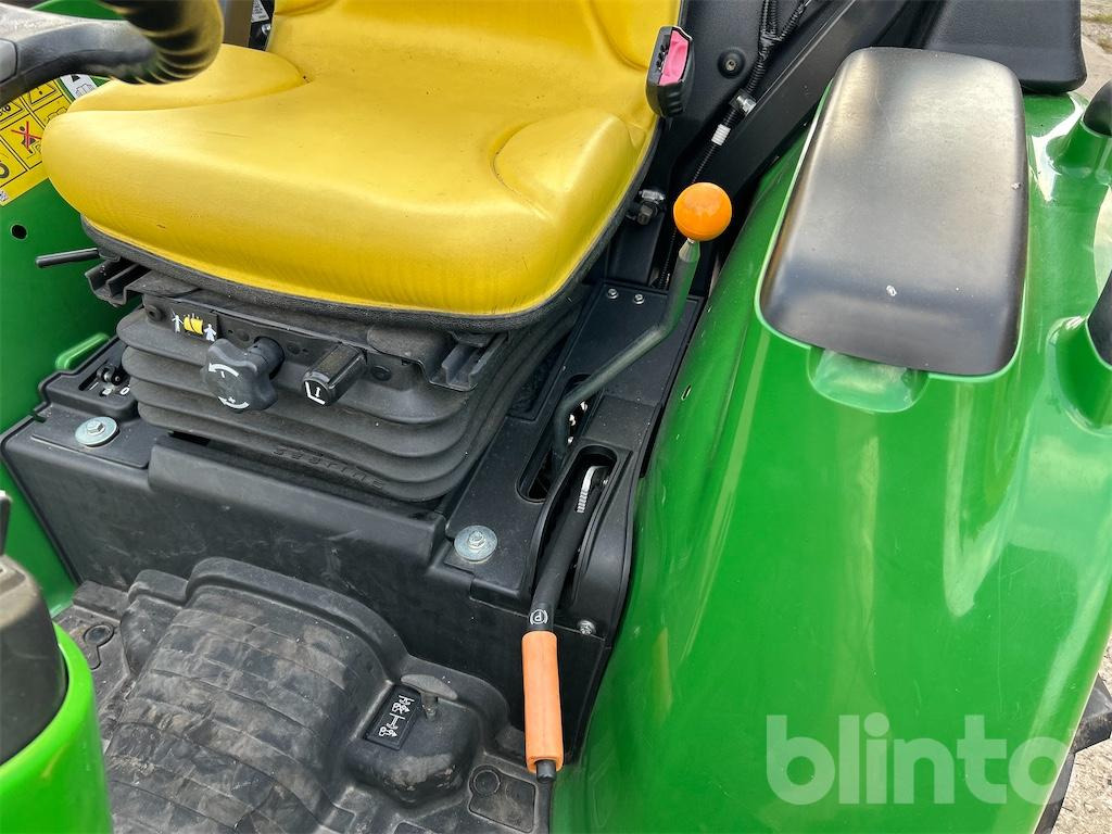 Trator John Deere 3038E (Neufahrzeug, Bj. 2025): foto 32