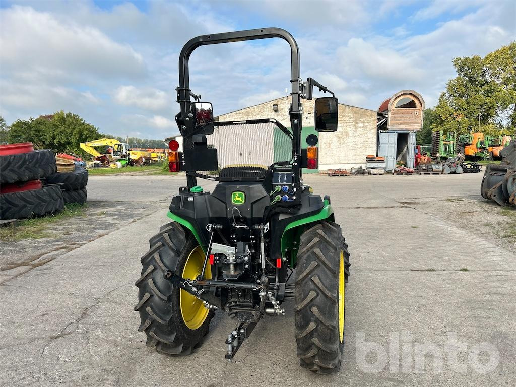 Trator John Deere 3038E (Neufahrzeug, Bj. 2025): foto 47