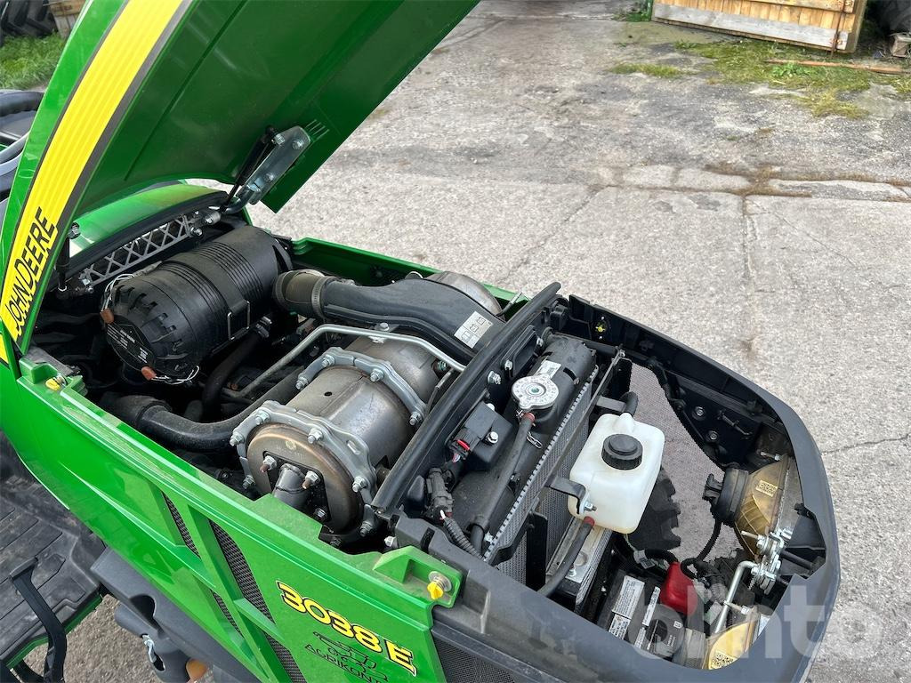 Trator John Deere 3038E (Neufahrzeug, Bj. 2025): foto 15