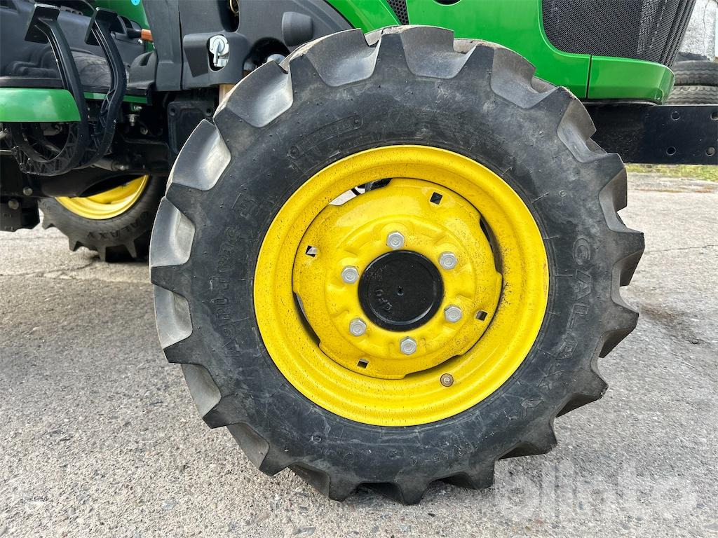 Trator John Deere 3038E (Neufahrzeug, Bj. 2025): foto 39