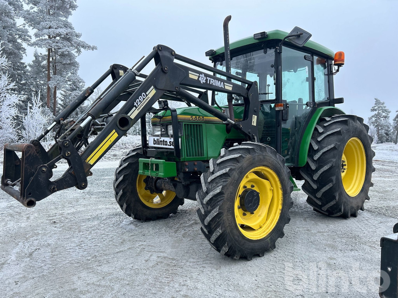 John Deere 5400 4WD med lastare och redskap - Trator: foto 2 John Deere 5400 4WD med lastare och redskap - Trator: foto 2