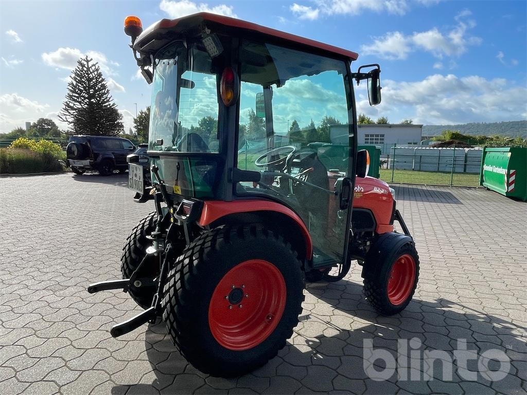 Kubota B2231 HC (Allrad) - Trator: foto 3 Kubota B2231 HC (Allrad) - Trator: foto 3