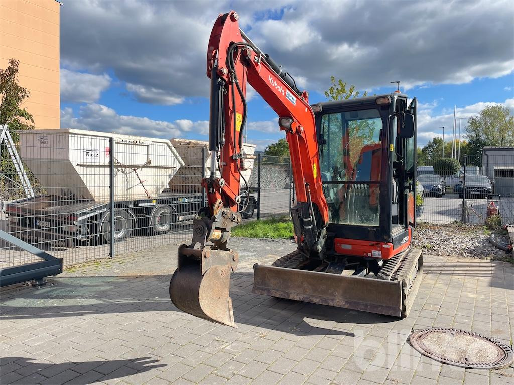 Kubota U27 - 4 HI - Mini escavadeira: foto 1 Kubota U27 - 4 HI - Mini escavadeira: foto 1
