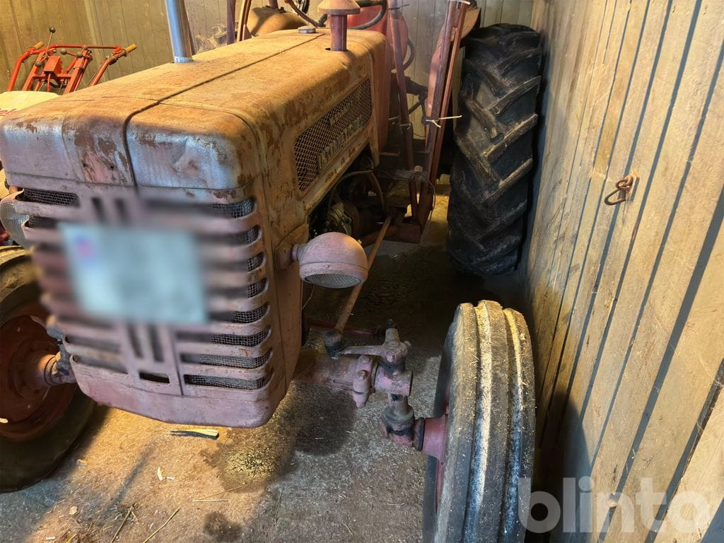 MC CORMICK B-275 - Trator: foto 5 MC CORMICK B-275 - Trator: foto 5